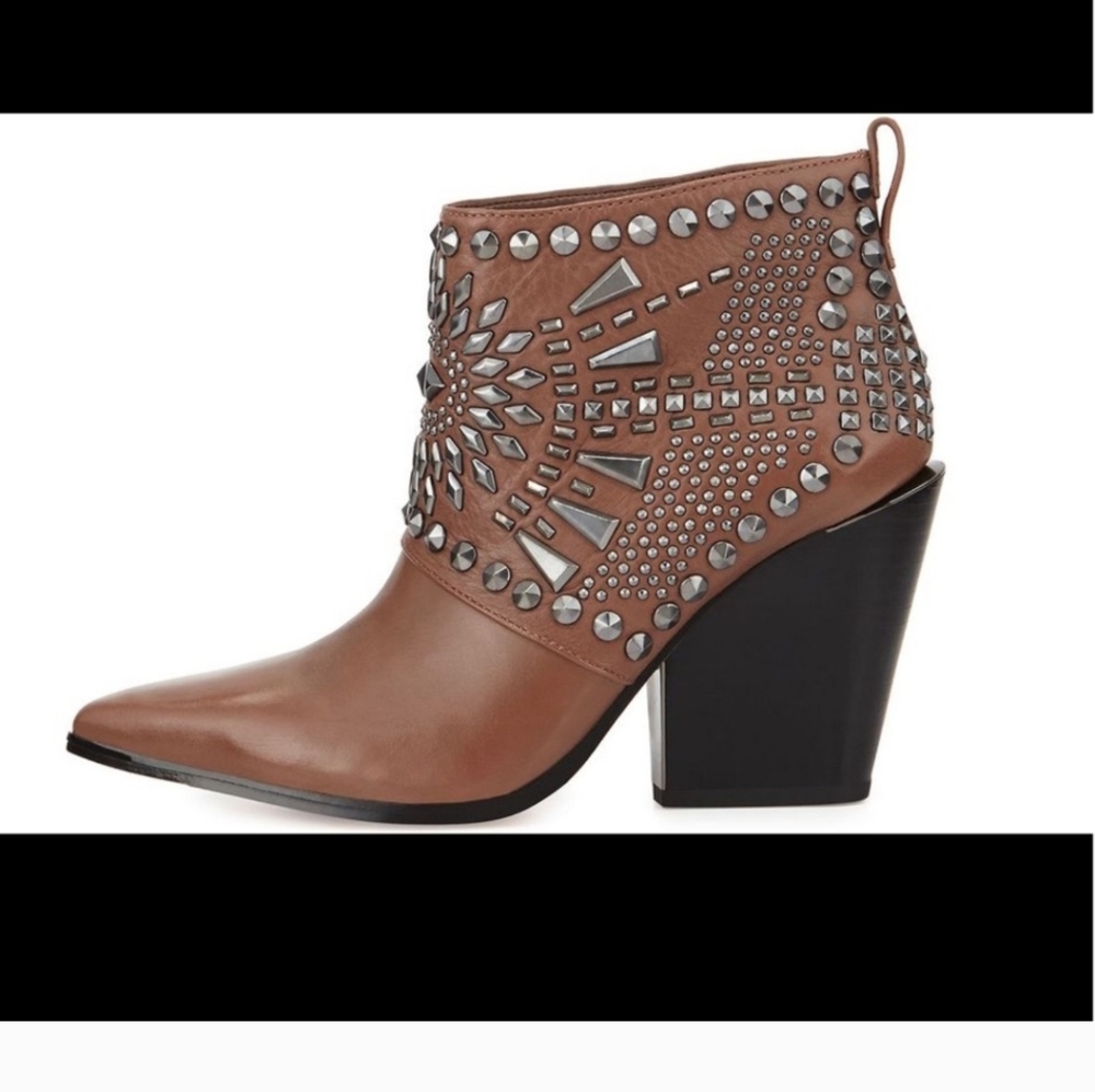 BCBG MAXAZRIA Creed Studded Boots Size 8